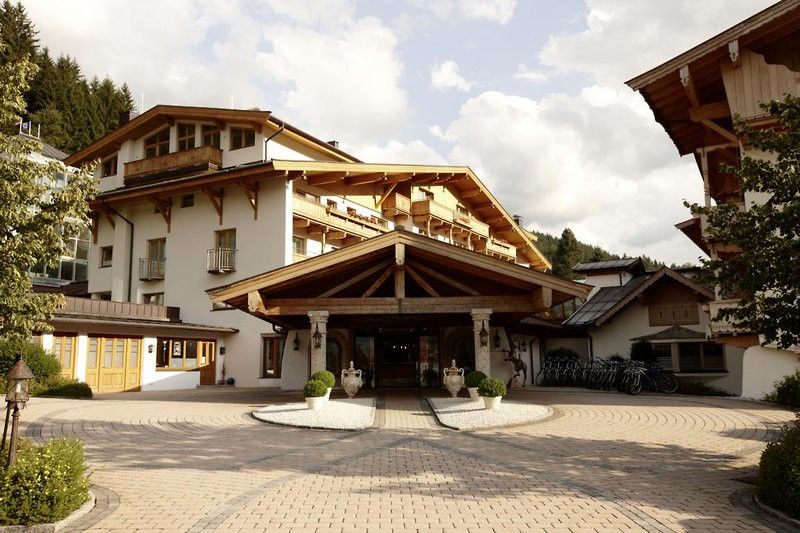 Hotel Elisabeth, 4 Sterne Superior Кірхберг Екстер'єр фото